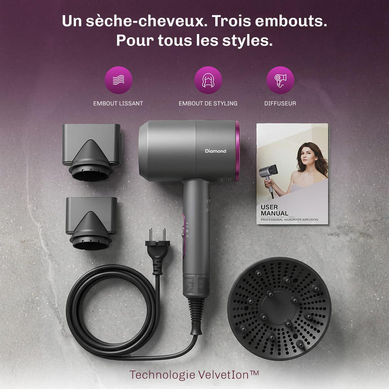 Sèche-cheveux avec technologie ionique réduisant les frisottis et protégeant les cheveux de la chaleur.