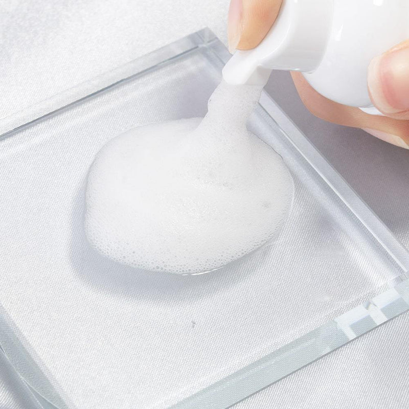 Mousse de blanchiment dentaire Diamond Smile sur une lame de microscope